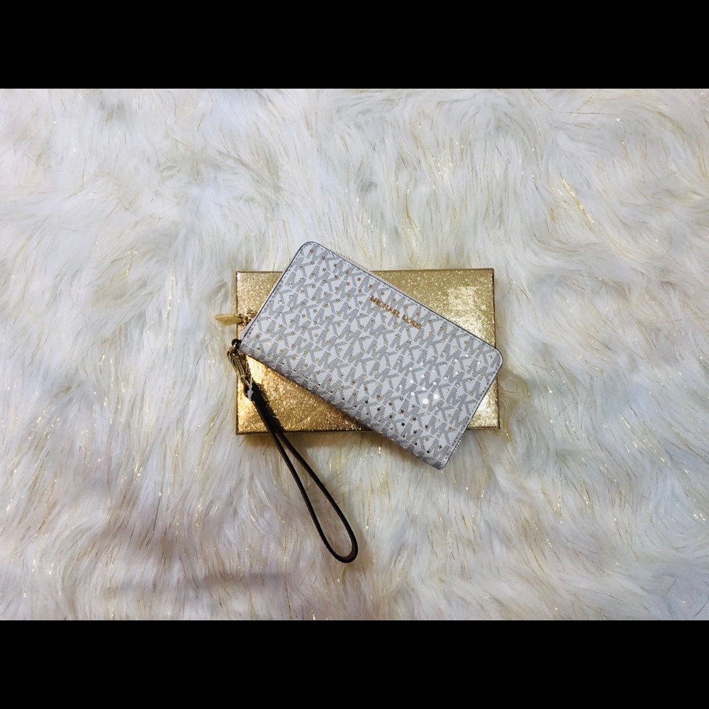 Michael Kors Wristlet Wallet